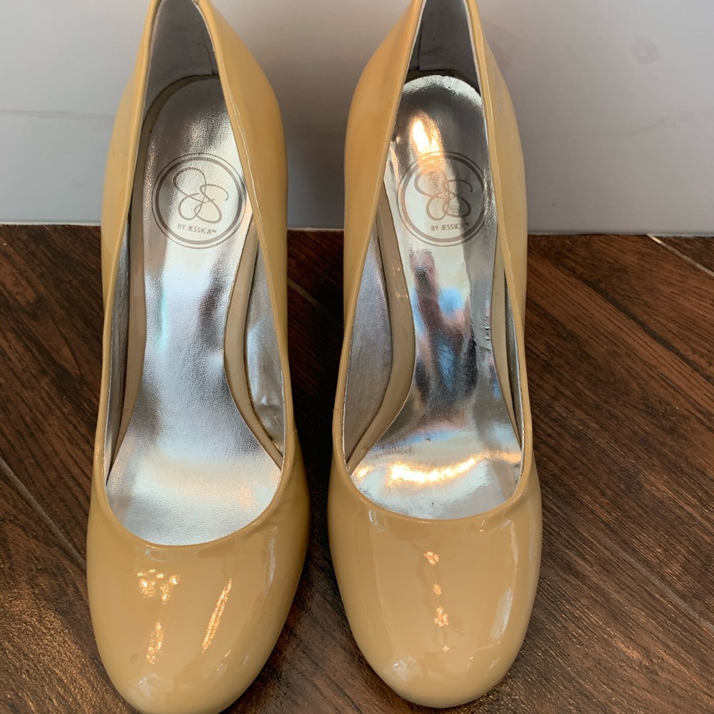 Jessica Simpson Nude Pumps